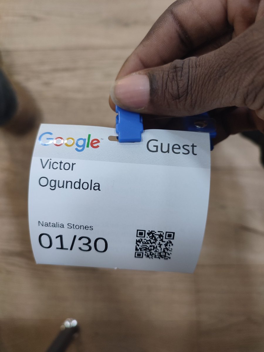 vik_linho's tweet image. I am having a nice time at #FlutterForwardExtended @gdg_london @FlutterLDN