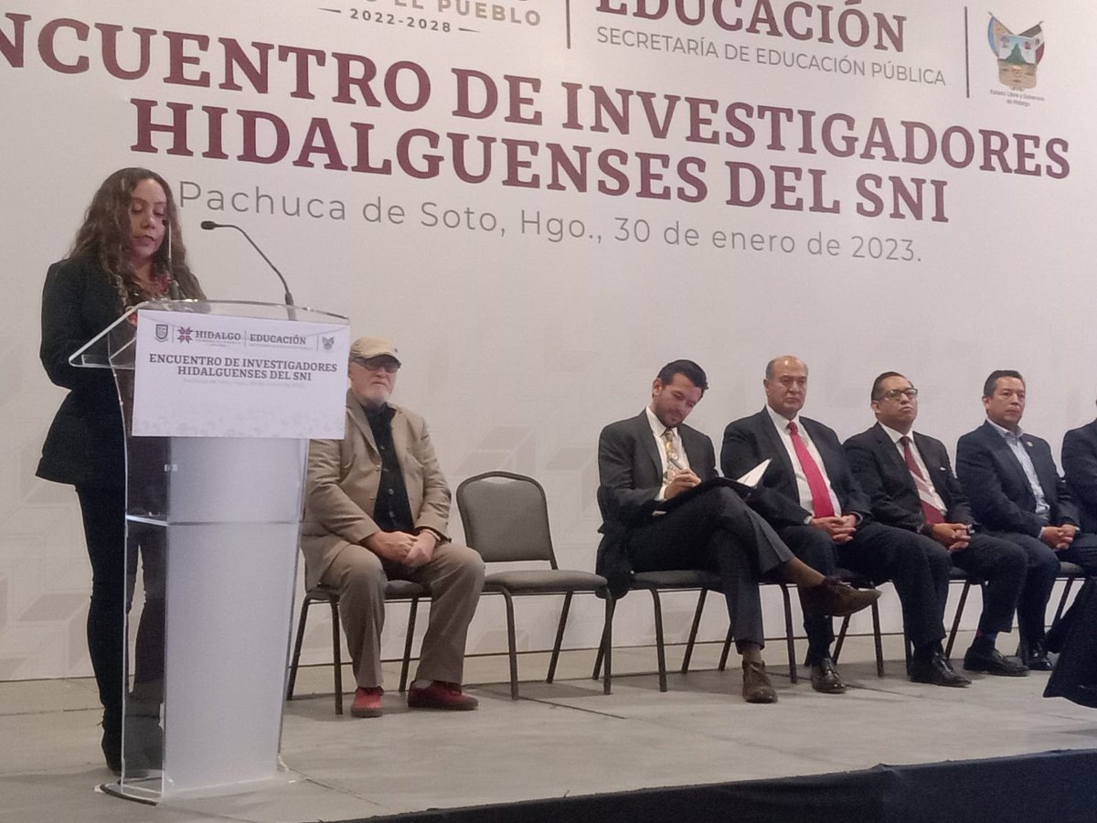 ¡¡Muy orgullosos de la Mtra. Juana Patricia Muñoz Chávez, quien ha sido la portavoz de las y los investigadores al dar la bienvenida al "Primer Encuentro Hidalguense de Investigadores SNI".
Juntos Somos más Fuertes, Juntos Somos #UTVAM. 
#WeAreWolves