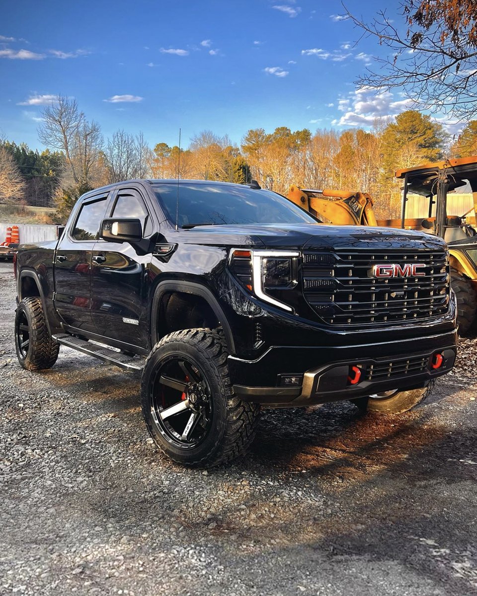 4PlayWheels's tweet photo. perfect GMC 1500 by @sierr4x4 WOW!  

Wheels:
4P63 

#gmc1500 #gmctrucks #sierra #sierradenali #denali #4playwheels #liftedtrucks #4p63 https://t.co/RrY4fg84P5