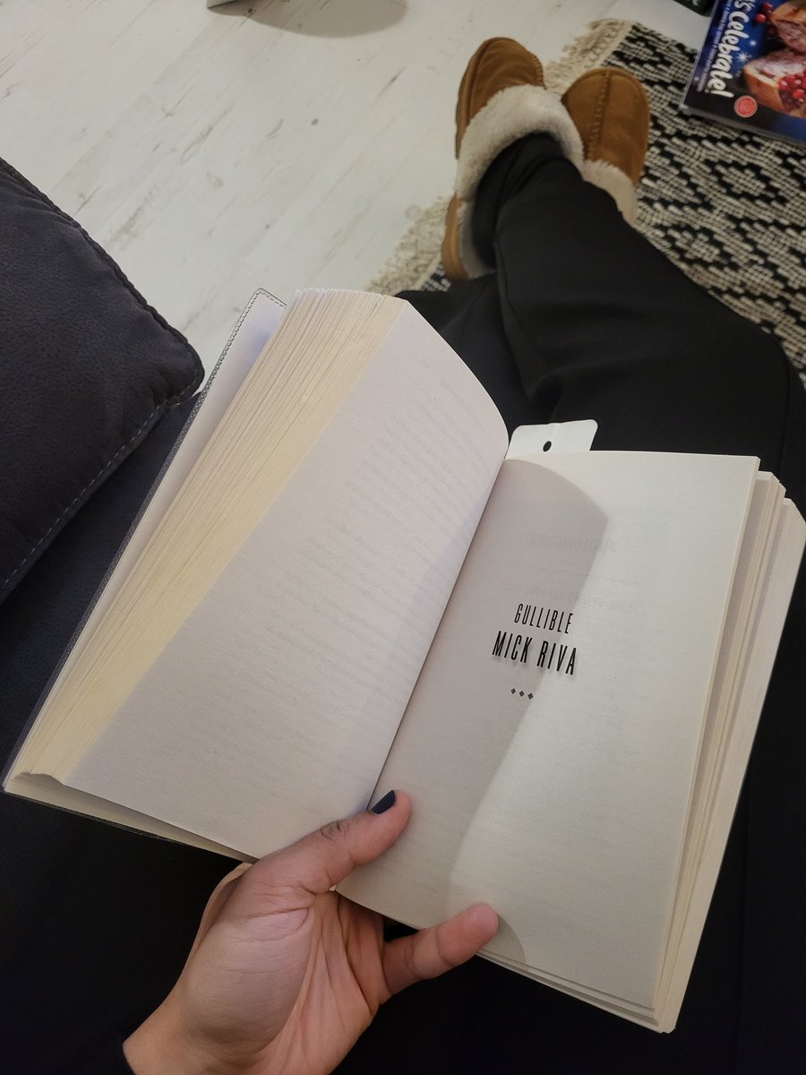 bookblurbage's tweet photo. Not sure why but I picked up this book as soon as I got home. Curious, seeming as I'm not in love with this book #sevenhusbandsofevelynhugo #Reading #TBR #currentlyreading #eveningread #reader https://t.co/wgRMXD7JCR