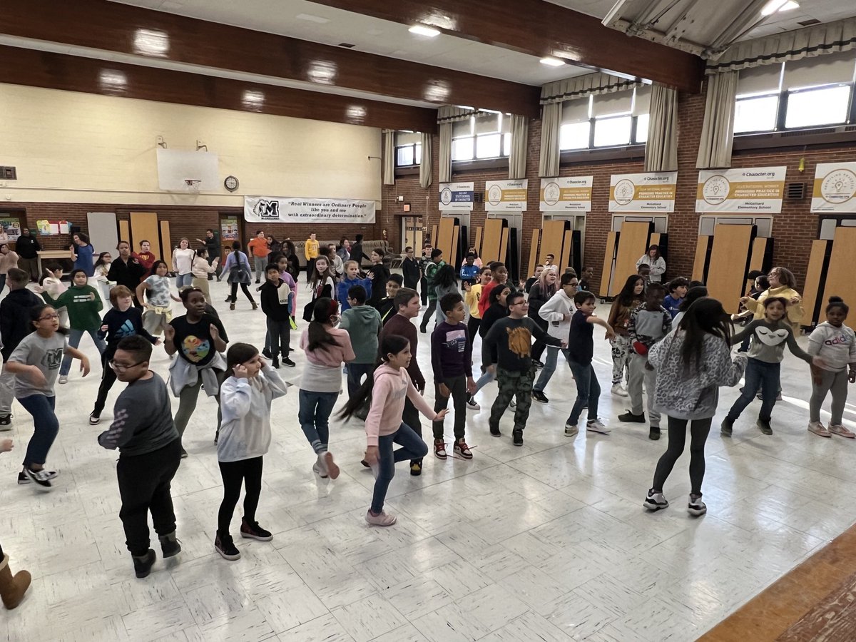htsd_mcgalliard's tweet photo. Mindful McGalliard Zumba! A great end to our Great Kindness Challenge Week! ☺️💃🏻🕺⁦@WeAreHTSD⁩ ⁦@htsd_mcgalliard⁩ https://t.co/qNKAR0RApM
