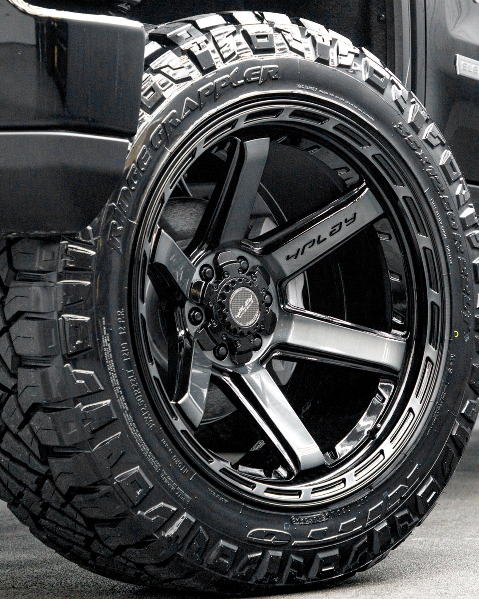 4PlayWheels's tweet photo. Perfect GMC 1500 built and for sale at @krietzcustoms

2022 GMC Sierra 1500
22x12 4Play 4P63 Wheels
6" RC Suspension Lift
https://t.co/9a2JKDgyaF

#gmc1500 #gmctrucks #sierra #sierradenali #denali #4playwheels #liftedtrucks #4p63 #krietzcustoms https://t.co/AuDDTEa7Ih