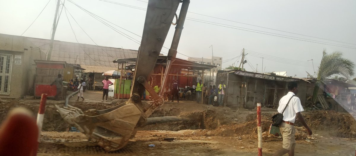 KarlyKheyly's tweet image. The traffic at Teshie mobile has become very serious and unbearable. This is as a result of the ongoing construction to make the road wider for easy passage . @kodwoboateng @TDzineku #mediacourse