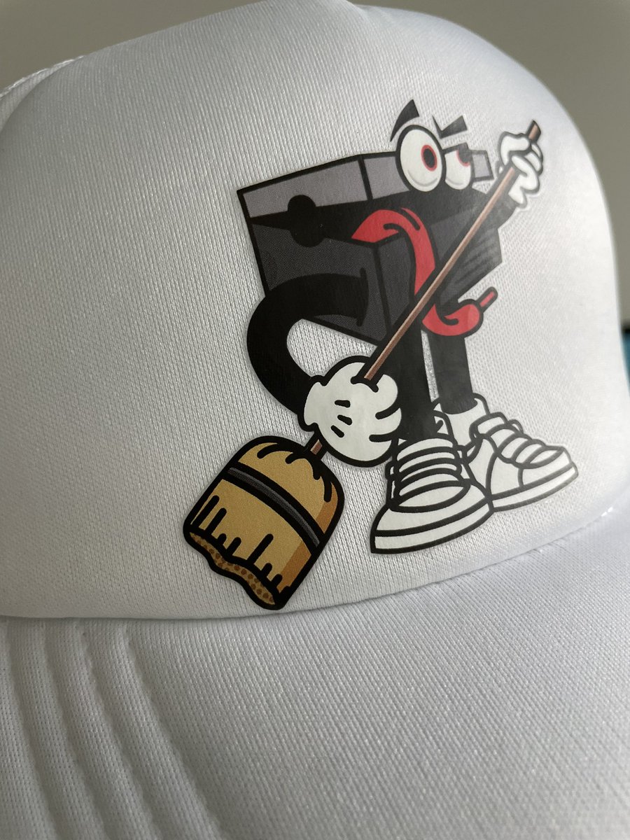 sneakerboxClyde's tweet photo. 🧹 Soon. Holders only. #Sneakerbox https://t.co/GOPyk9HNrw