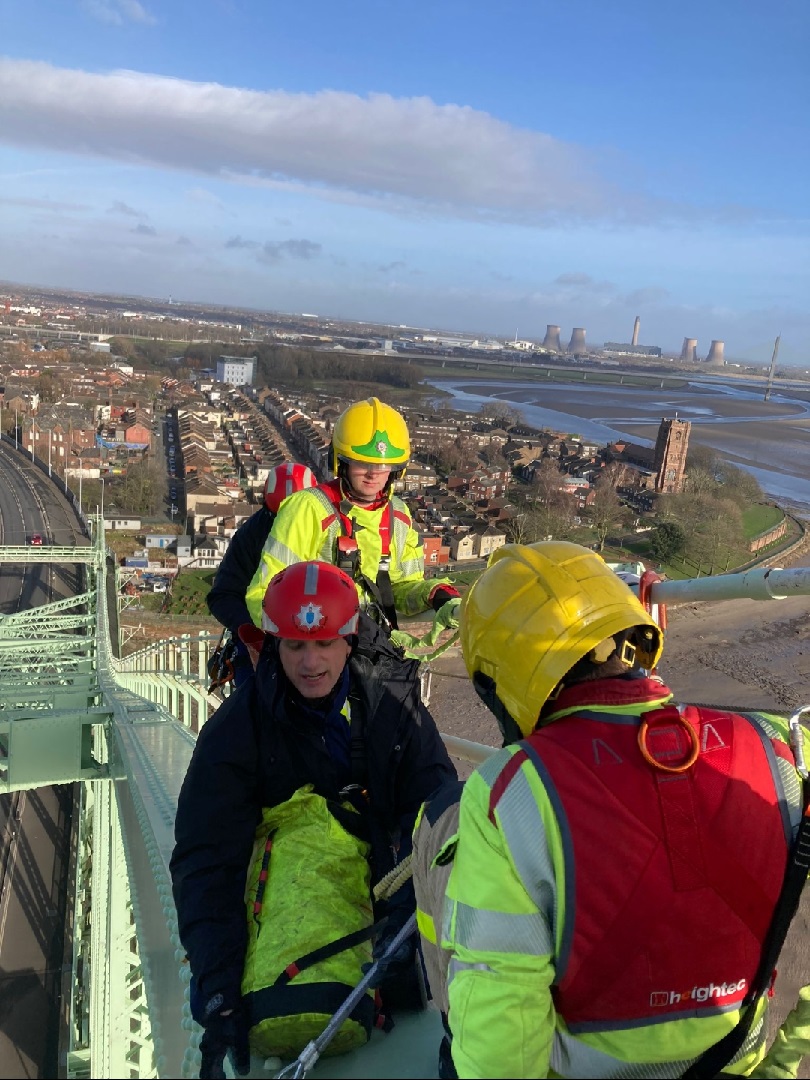 LymmFS's tweet image. Blue Watches from Runcorn &amp;amp; Lymm conducted training on the Jubilee Bridge today. It was a good opportunity for both Watches to get a chance to ascend the bridge &amp;amp; the Rope Rescue Crew from Lymm to look at rescue procedures from the top of the bridge #TechRescue #CheshireFire 🚒