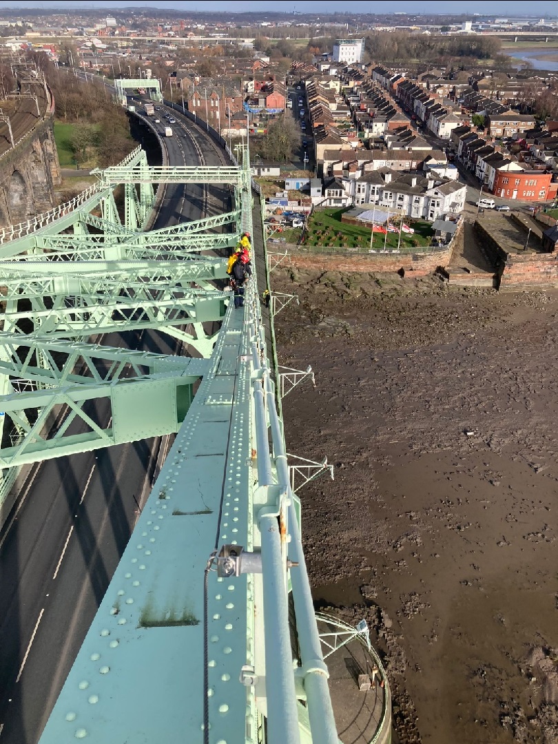 LymmFS's tweet image. Blue Watches from Runcorn &amp;amp; Lymm conducted training on the Jubilee Bridge today. It was a good opportunity for both Watches to get a chance to ascend the bridge &amp;amp; the Rope Rescue Crew from Lymm to look at rescue procedures from the top of the bridge #TechRescue #CheshireFire 🚒