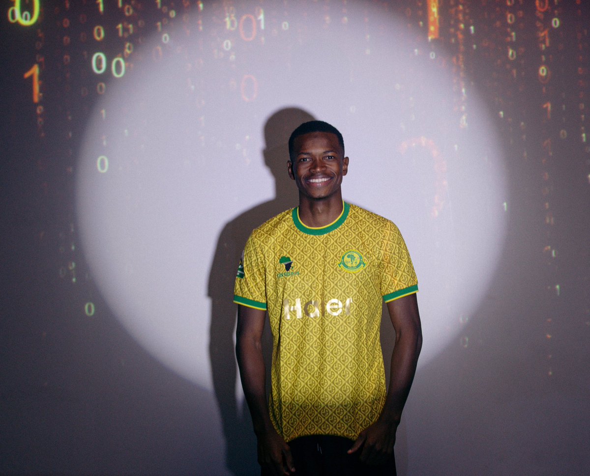 YoungAfricansSC's tweet photo. Official Young Africans SC CAF Confederation Cup Kits 2023

#TimuYaWananchi 
#DaimaMbeleNyumaMwiko https://t.co/j3eJs10yWe