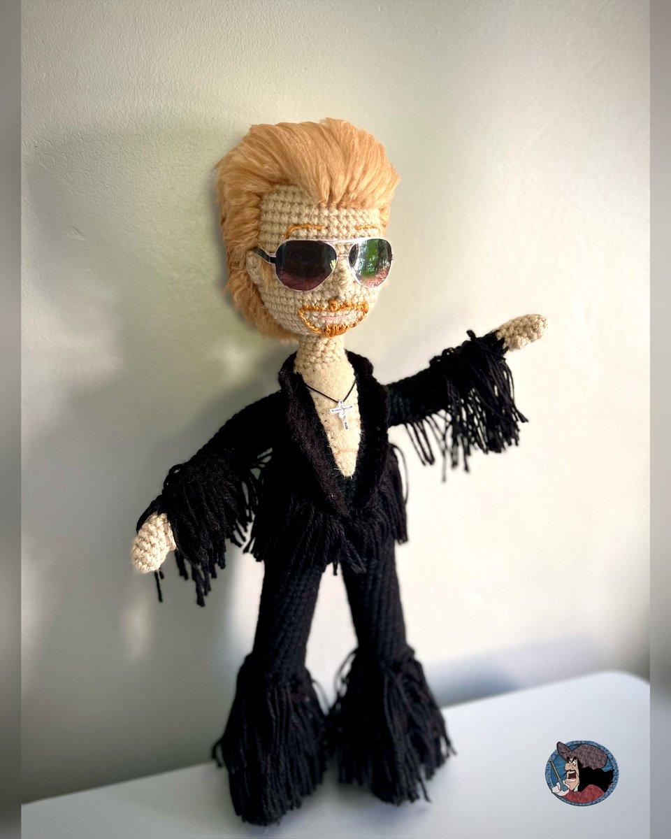 CaptainCrochet_'s tweet photo. 🤘🏼🎸 Amis fans de Johnny Hallyday 🤘🏼🎸

Voici une miniature de notre célèbre Johnny en crochet🎸🥳🧶

#amigurumi #amigurumiaddict #crochet  #toulon #captaincrochetfr #miniature #likereally #fan #johnnyhallyday #hallyday #rocknroll #rock #harleydavidson #legend #hommage https://t.co/iB19gW3qoF