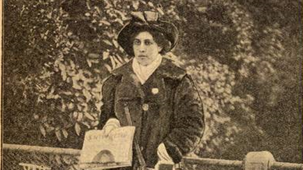 INSIGHTUK2's tweet image. Sophia Duleep Singh, an Indian princess, and suffragette, honored with @BluePlaquebot in London. Daughter of deposed Maharaja Duleep Singh and goddaughter of Queen Victoria.

hrp.org.uk/hampton-court-…

#suffrage100 #blueplaques #EnglishHeritage