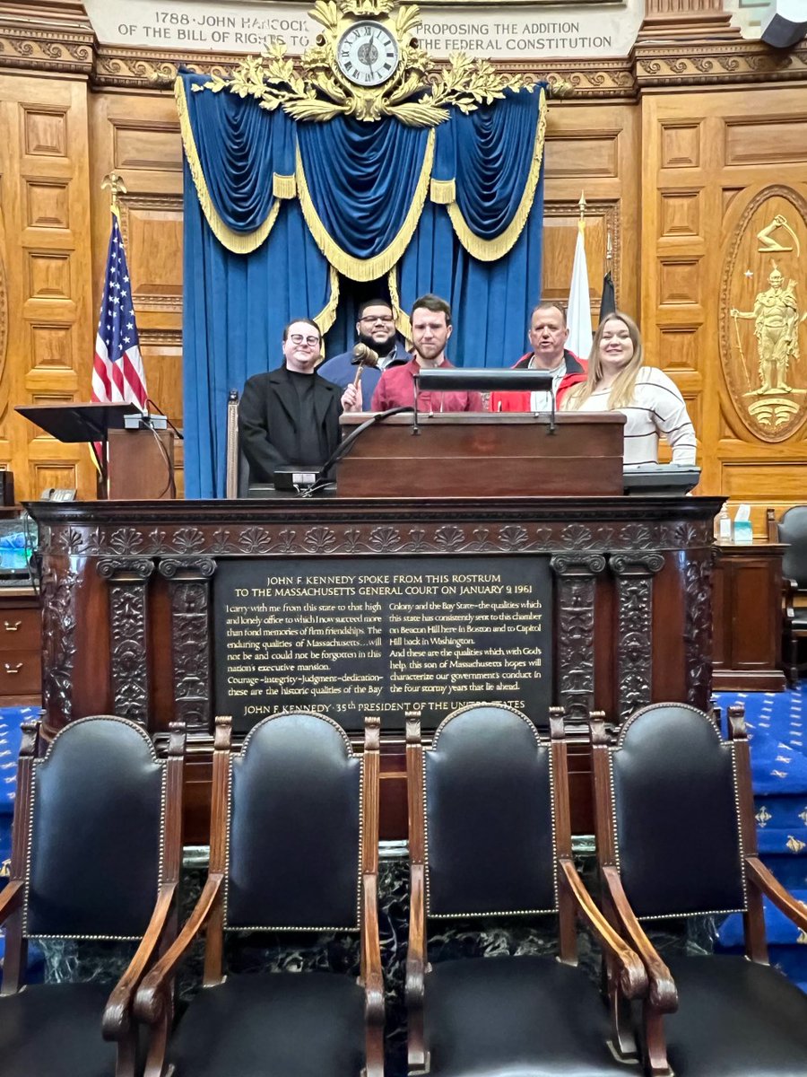 UMassLawLibrary's tweet photo. Dean Quinn and Legislative Practicum students take a tour of the Massachusetts State House.  #umasslaw https://t.co/be8WYZjAXh