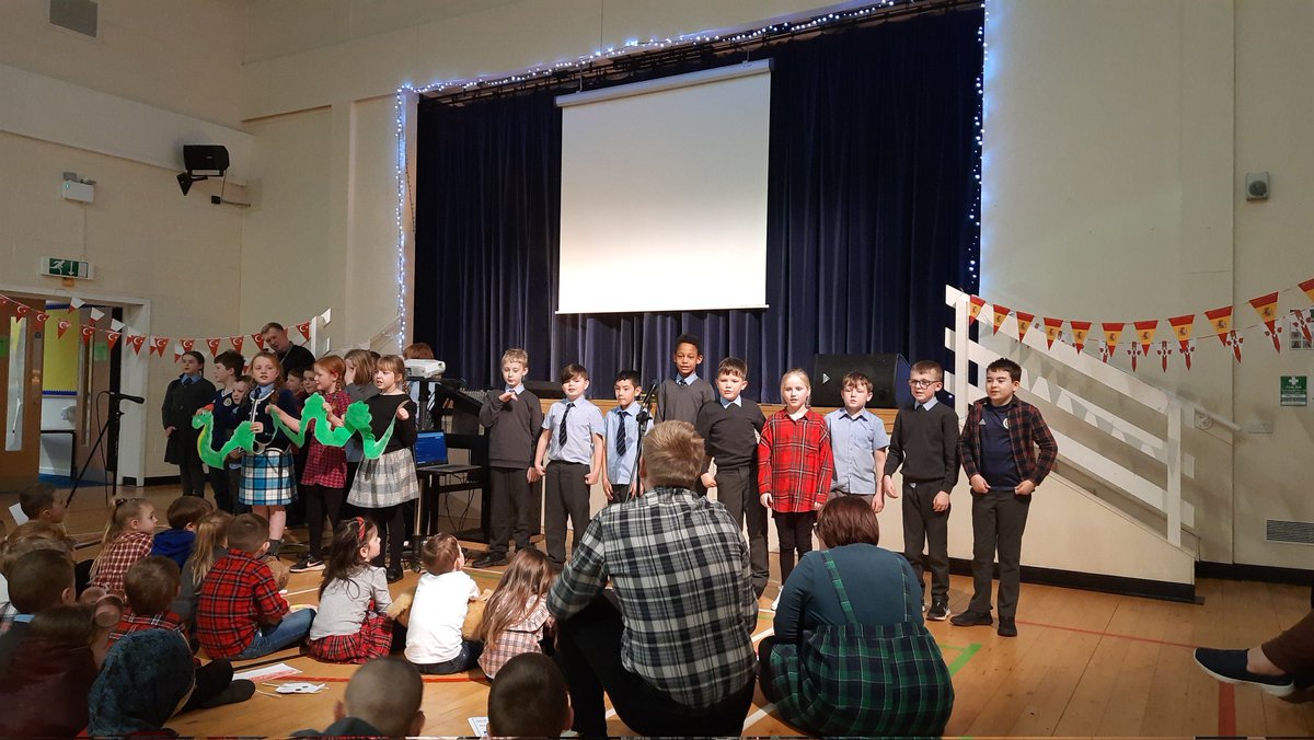 erasmuschools's tweet photo. Welcome assembly of Law Primary School. Thanks for the wonderful performances🥰🥰🥰 https://t.co/xK2eGsekEG