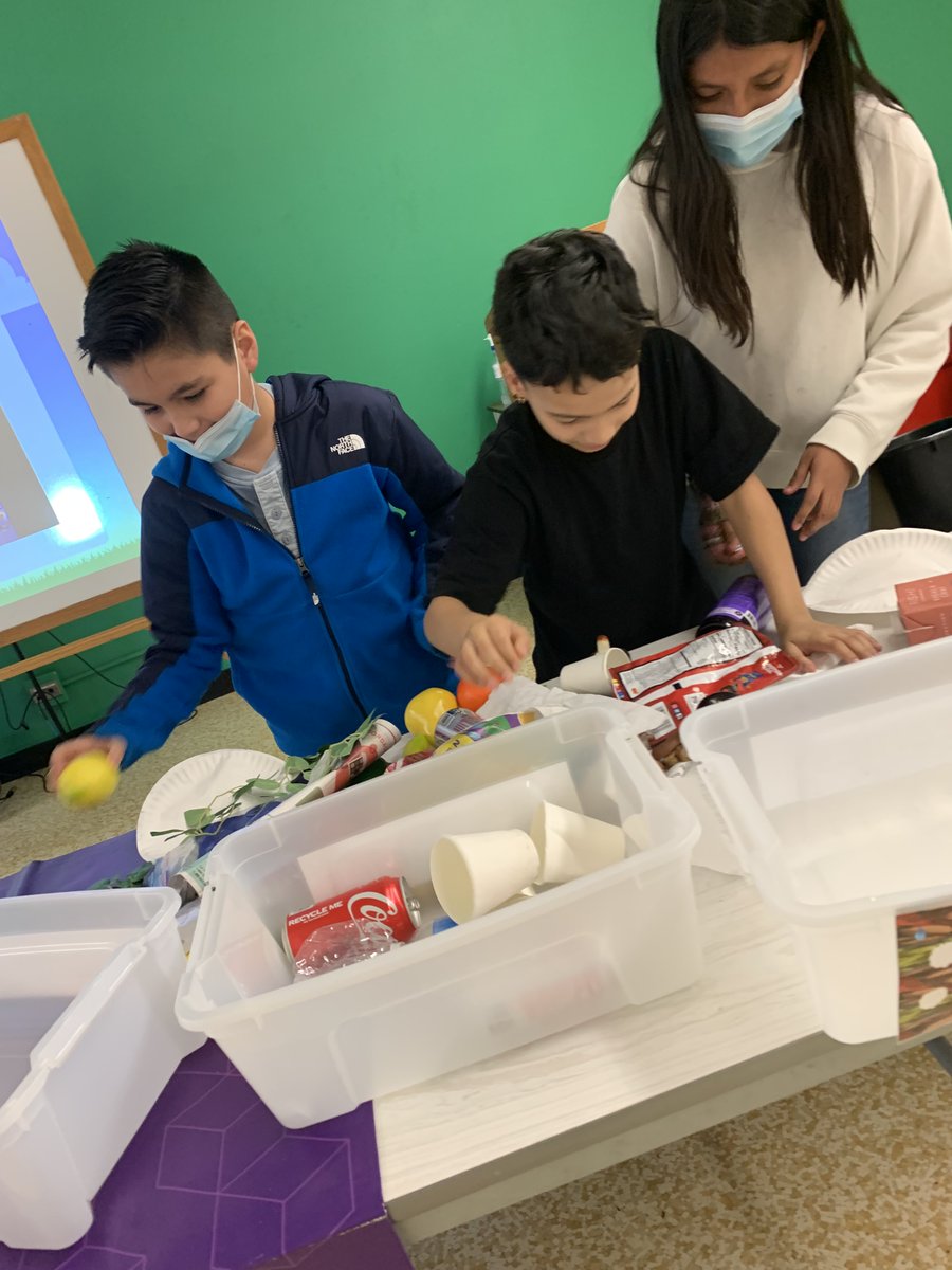 AlisonBento7's tweet photo. Discovery Cube ECO CHALLENGE in 6th GRADE! I love that they come to scaffold our learning prior to our TRIP to the Cube! Makes for an even better learning experience when there!  THANK YOU Mr. Scott! @svpanthers_lh https://t.co/4zSWXhMhpY