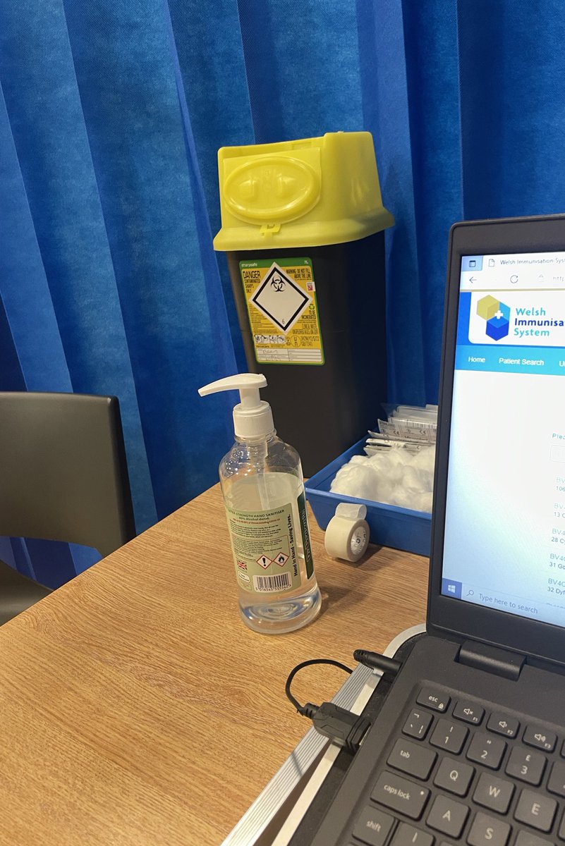 Well that’s a wrap on my last shift as a vaccinator for the foreseeable💉 Proud to have vaccinated hundreds of people against covid-19 &amp; flu since December 2021 whilst training to be an OT 💚