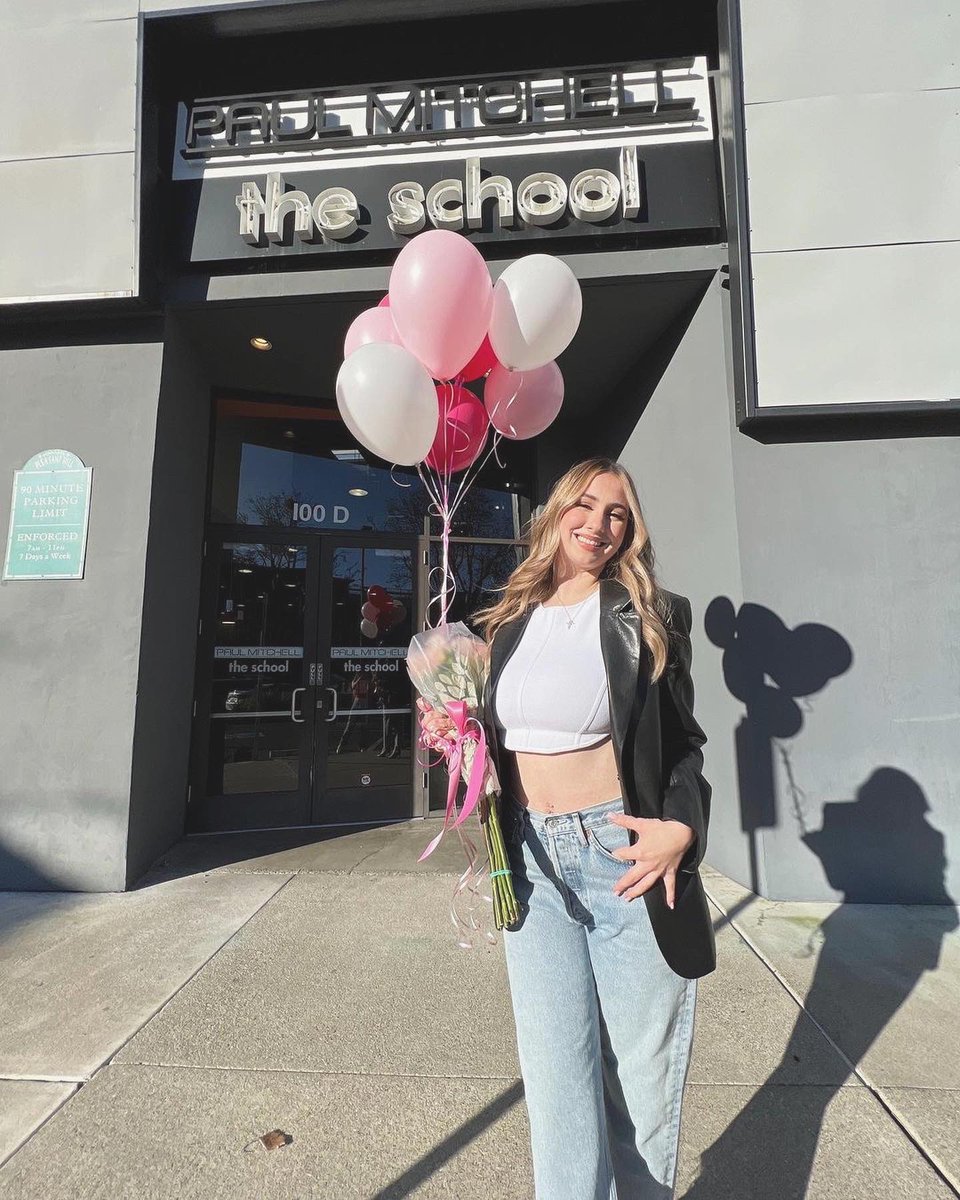 paulmitchellEB's tweet photo. Congratulations to our recent graduate, @chloes.chair✨

We are so proud of you and can’t wait to watch you shine! 
.
.
.
#pmtseastbay #pmtslife #cosmetology #graduate https://t.co/Cgfva4VvhL