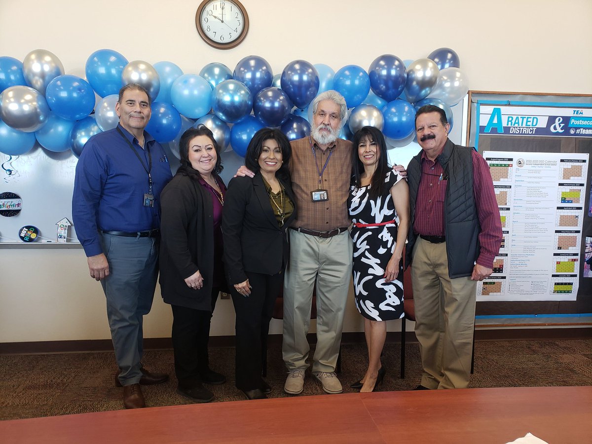 GodinaSusana's tweet photo. Congratulations Mr. Crespo on your Retirement.  Thank you for 36 years of service! https://t.co/NEMI8abeXE