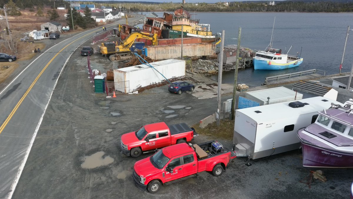 GardeCotiereCAN's tweet photo. Veuillez garder une distance sécuritaire du site du M/V Caruso. Il y aura des équipements lourds et une circulation accrue dans la zone pendant la durée de nos opérations. #SécuritéDAbord https://t.co/TohoJtiZ60