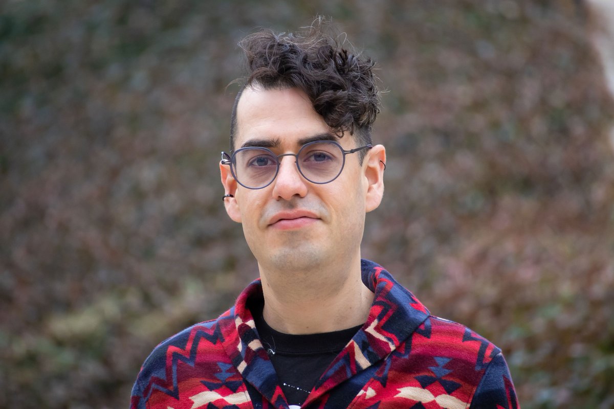 How does a cell become photoreceptor, and how do photoreceptors wire up with the retina and the brain?

New BBI-BIOL hire Juan Angueyra employs genetic tools to answer these questions, tracking the development of retinal cells from their earliest moments.

bbi.umd.edu/news/story/a-f…