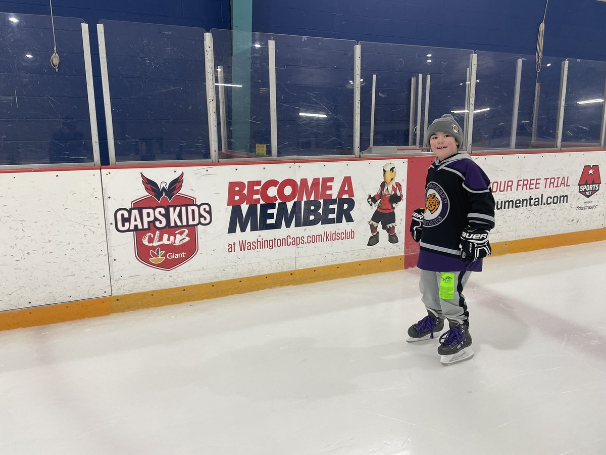 OtdrsmnHkyDad's tweet photo. Cashing in a skate pass from his #CapsKidsClub kit courtesy of @Caps_Slapshot #HockeyIsForEveryone @BauerHockey @hockeytape @CCMHockey @specialhockey @CheetahHockey @Capitals #CheetahPride #Sam76 #ALLCAPS #NoSchoolToday https://t.co/4o7jTjqX44