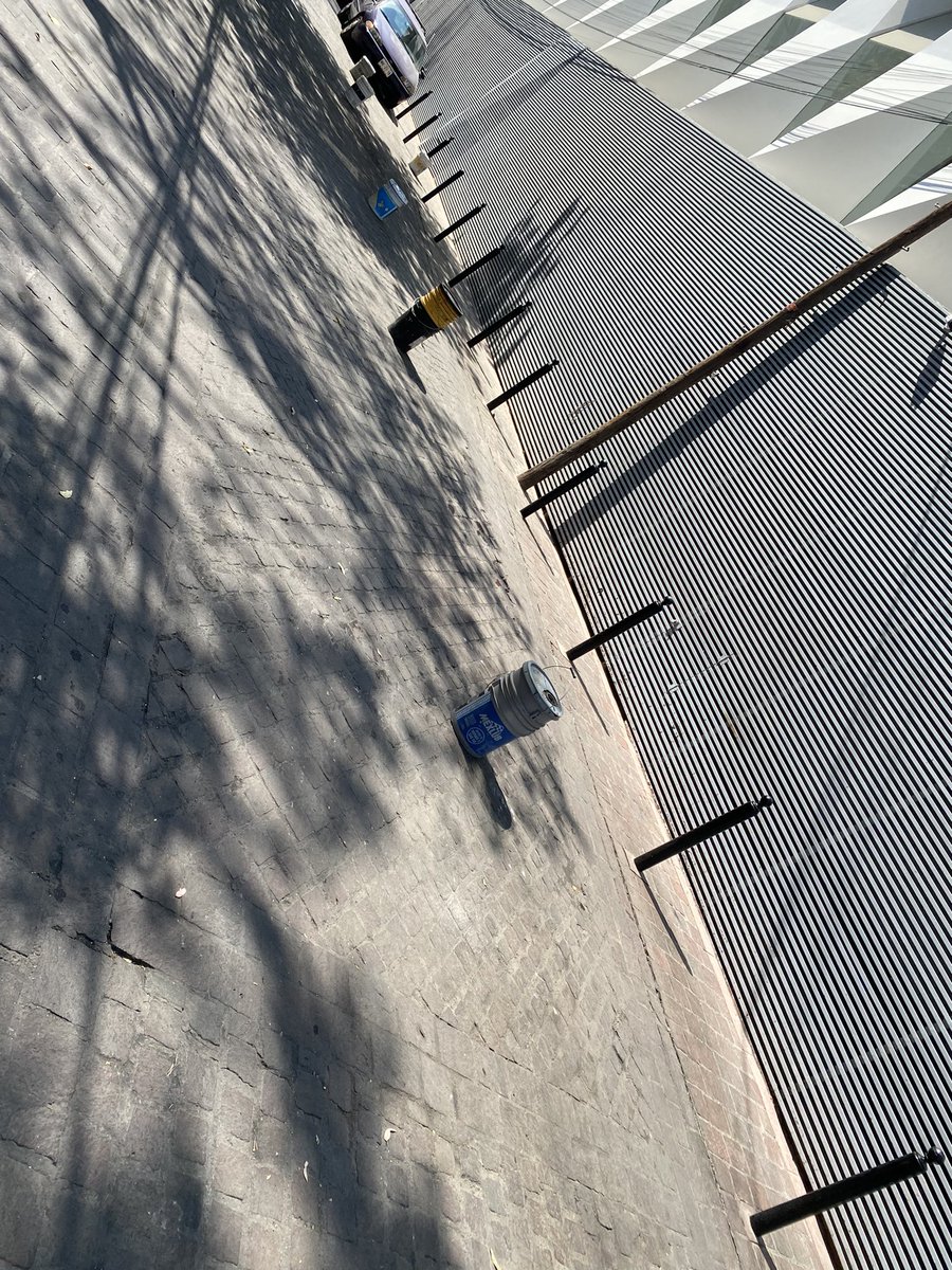 LDexoco's tweet image. Estimado @UCS_GCDMX pondrían quitar mostrencos que obstruyen la vialidad en Xoco. Calle San Felipe atrás del Cantoral @BJAlcaldia @PueblodeXoco @BJAlcaldia