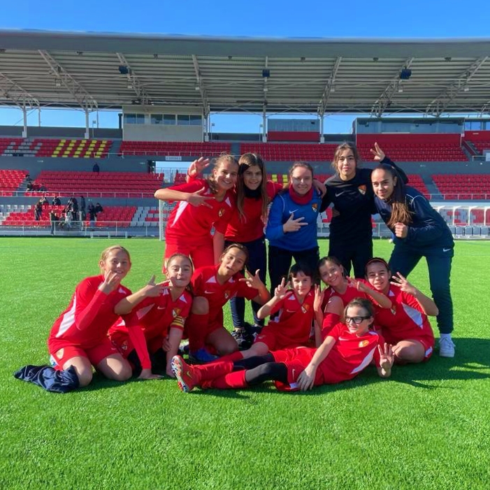 TerrassaFC's tweet photo. 👏🔴 L'Aleví 🅱 del @TerrassaFC #futfem de @duniaaajmn 𝗚𝗨𝗔𝗡𝗬𝗔 (5⃣-0⃣) el #Planadeu a l'Estadi Olímpic de #Terrassa!

⚽ Àneu (3), Leyre i Alba, GOLEJADORES! 

🫶 #TerrassaFCExperience https://t.co/va3lxoUFTy