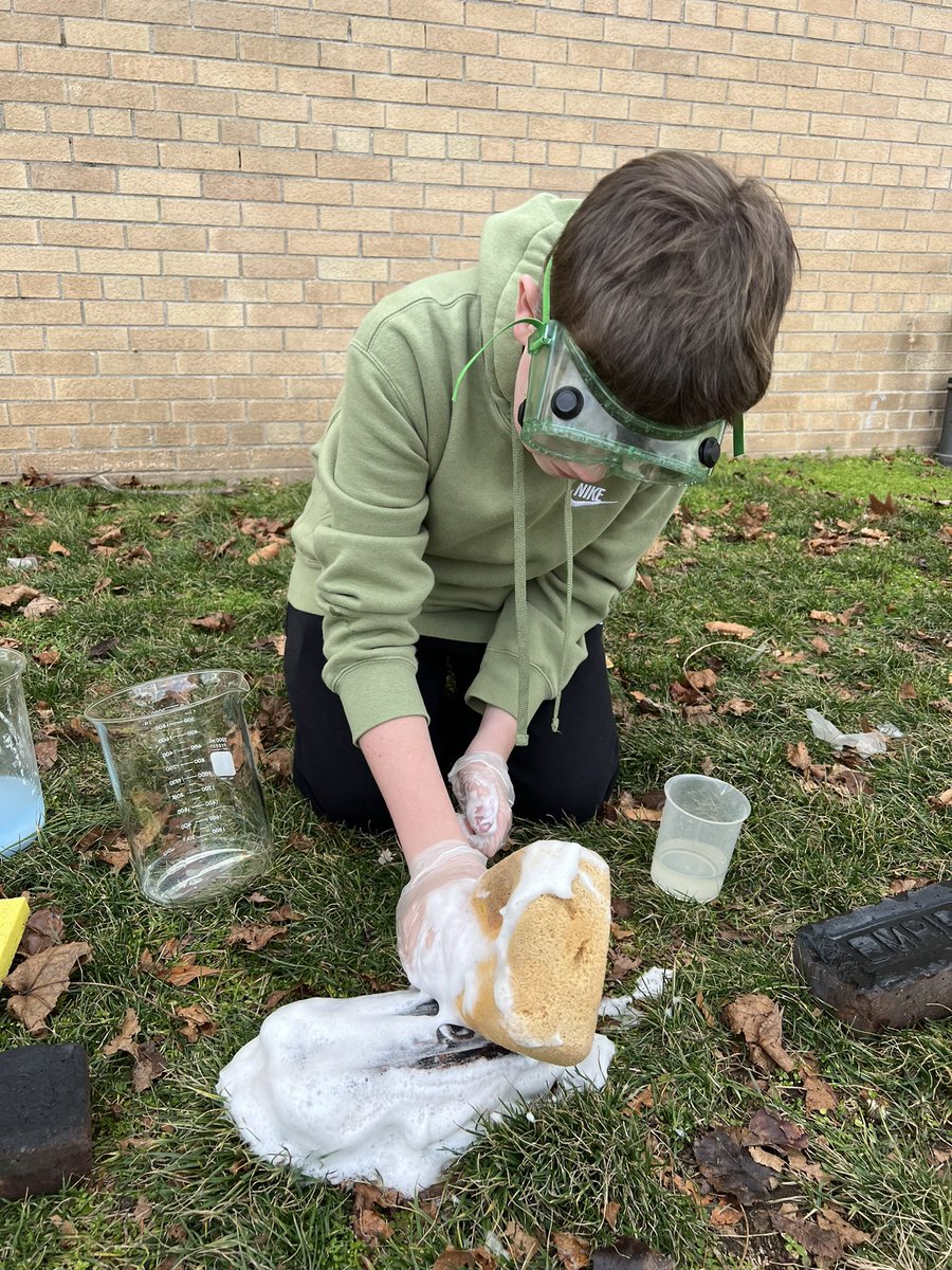 MsRosenking's tweet photo. Got graffiti? No problem! The BFCCS Science Enrichment Team created a graffiti-remover by combining household materials including baking powder, vinegar, dish soap, rubbing alcohol, acetone, lacquer thinner & water. #GoodbyeGraffiti 👋🏻@IslandtreesMMS @BethRoemerIT @ecybermission https://t.co/5fKCstPmbR
