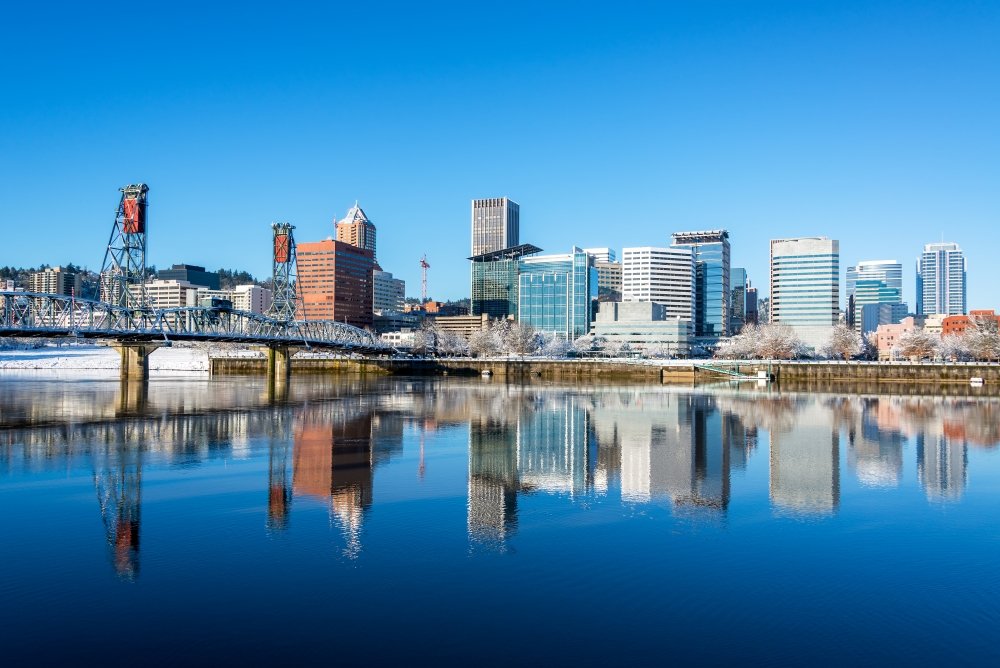 When the going gets tough, Oregon Linen gets tougher! Find out how our services can benefit your business throughout the harshest of #winters when you read our #blog. oregonlinen.com/2022/12/28/ore…