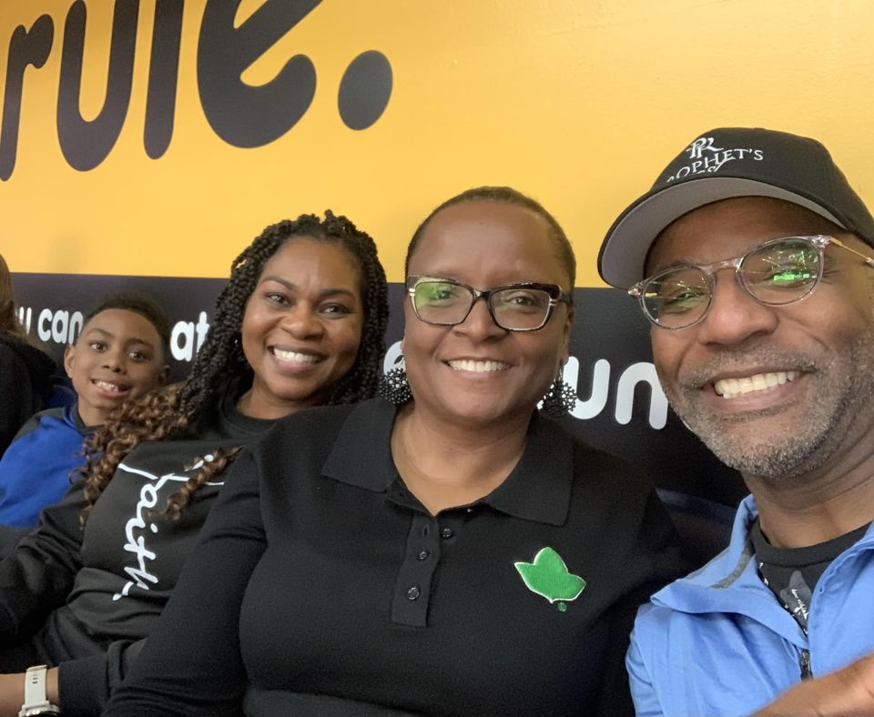 prophetsrest's tweet photo. We had a great time hosting Lametra and her son at the Harlem Globetrotters game last week! Lametra is the founder of Breaking The Sickle Cell Cycle Foundation. 
Learn more about this wonderful organization at https://t.co/l7tOVVekt1. https://t.co/GBVaQ0PcZU