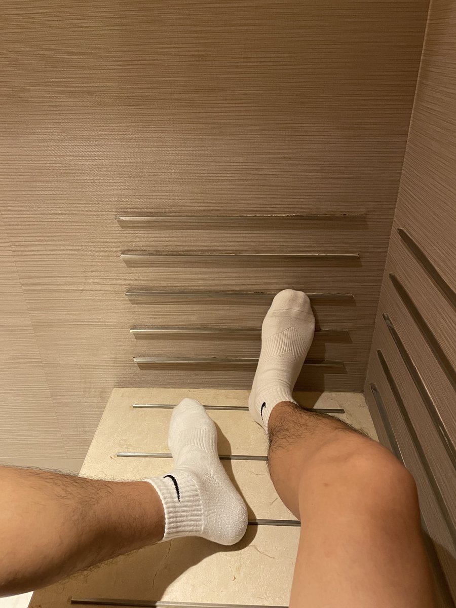 socksnfeet2's tweet photo. https://t.co/uZ5l7PI1n4