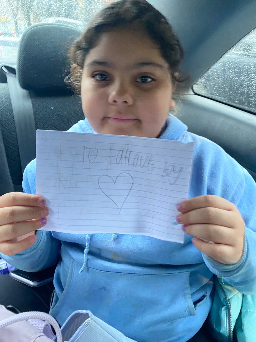 Essytwotears's tweet photo. This metro show was epic! 20 years later still a huge fan. I sang my heart out like I was 16 all over again. I FaceTimed her so she could see how epic the show was. My daughter also made a dope picture for @falloutboy @petewentz @leacharlotte7 @MetroChicago https://t.co/0V0s2uxFS4