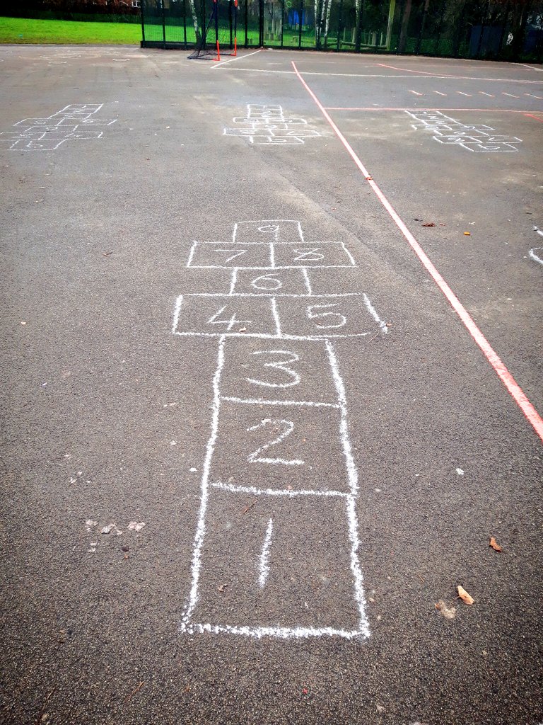 RBGym_Sam's tweet photo. Reception had a great morning learning to hop, step and jump! They were able to challenge themselves with various distances and directions, before finishing the lesson with a game of Hopscotch 😁 #PrimaryPE #PhysEd https://t.co/QnU6mgwvc9