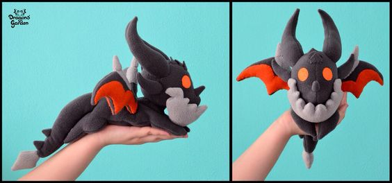 natimoya's tweet photo. PESSOAL DO WOW DO MEU TWITTER
to fazendo enquete real, vcs comprariam bichinhos de feltro tematizados de wow?
To pensando em fazer uns pra testar e vender (mas seriam mais ou menos nesse estilo https://t.co/8IPNyPgdxz