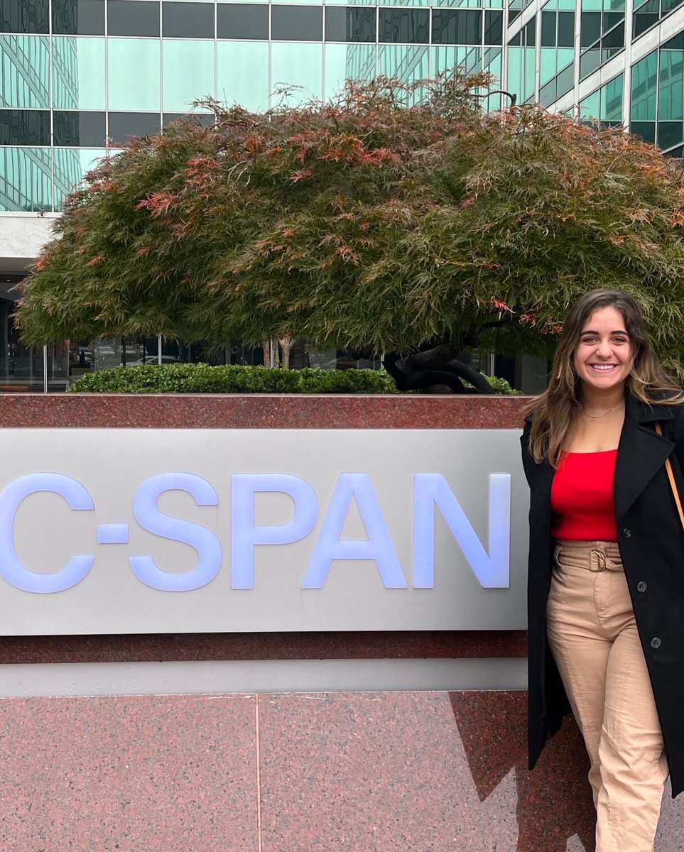 🏛️Through partnership <a href="/TWCInternships/">The Washington Center</a>, <a href="/carol_rangelg/">Carol Rangel</a>‘23 interned w/ <a href="/cspan/">CSPAN</a> in Fall semester, working w/ Supreme Court producer. She prepared by taking notes on public affairs events to gather topics that would make points of interest for #news: 

📰bit.ly/3Y6BgaF