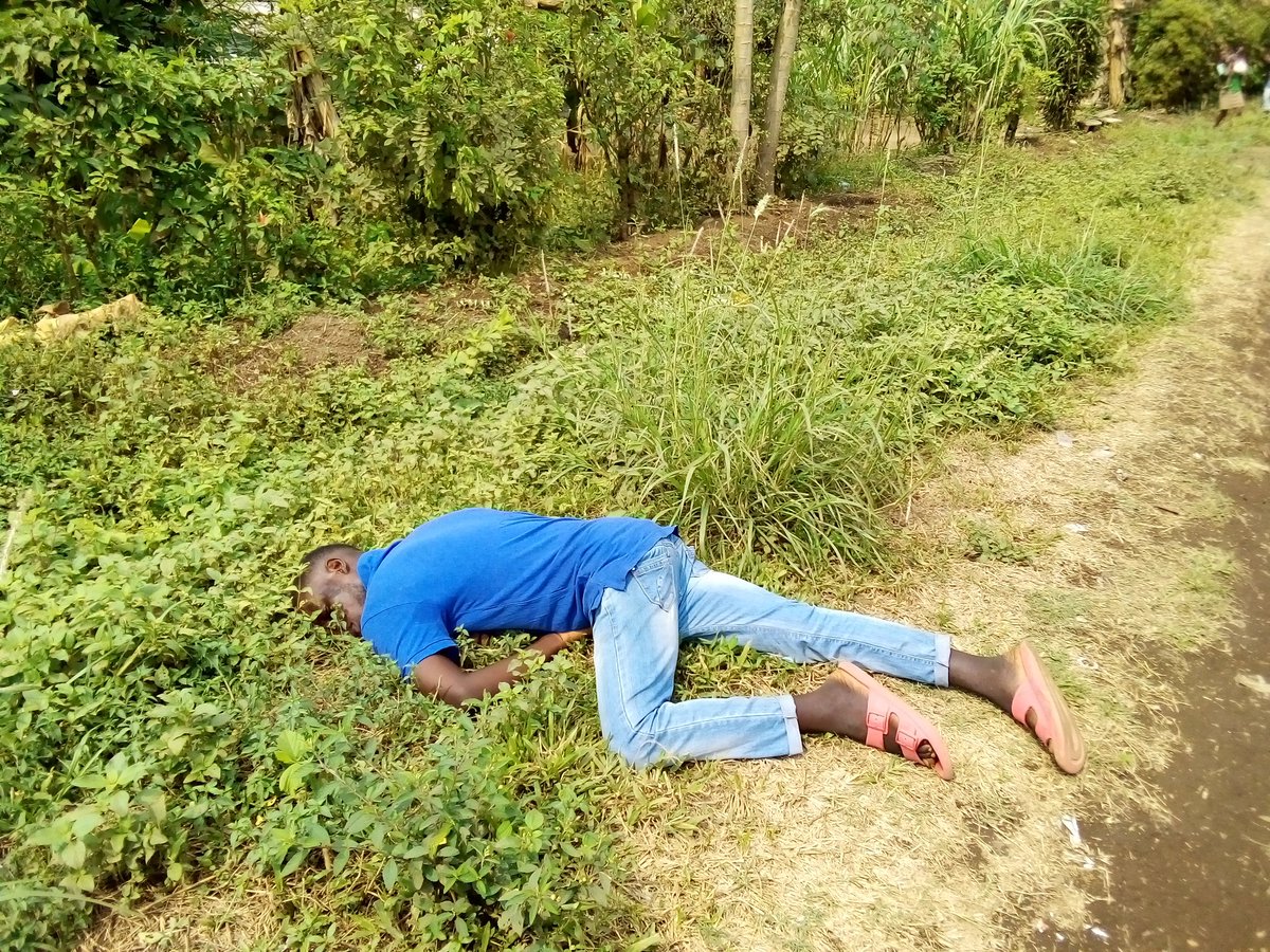 The ills of an endless war. An internally displaced person collapsed of hunger by the road side