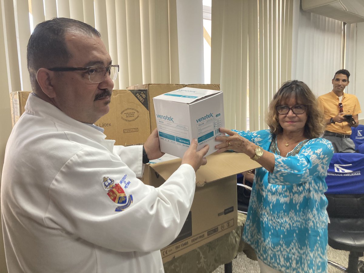 Diplomacia solidaria: Embajadora Esquenazi hace entrega de donación de insumos médicos para Cuba, a fin de dar  continuidad a tratamiento de heridos por incendio de súper tanques en la ciudad de Matanzas en agosto pasado.