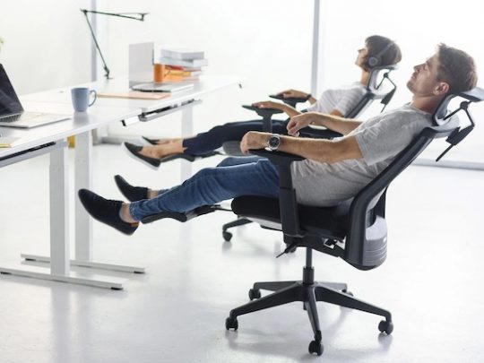 MetroManhattan's tweet photo. The right furniture can completely change an office space's functionality, comfort, and appeal. Especially as business owners struggle to bring workers back to the office and landlords scramble to fill vacant spaces. Here's how. https://t.co/KTgYsjryFe #NYC #Realestate #CRE https://t.co/E4TH9ABIB6