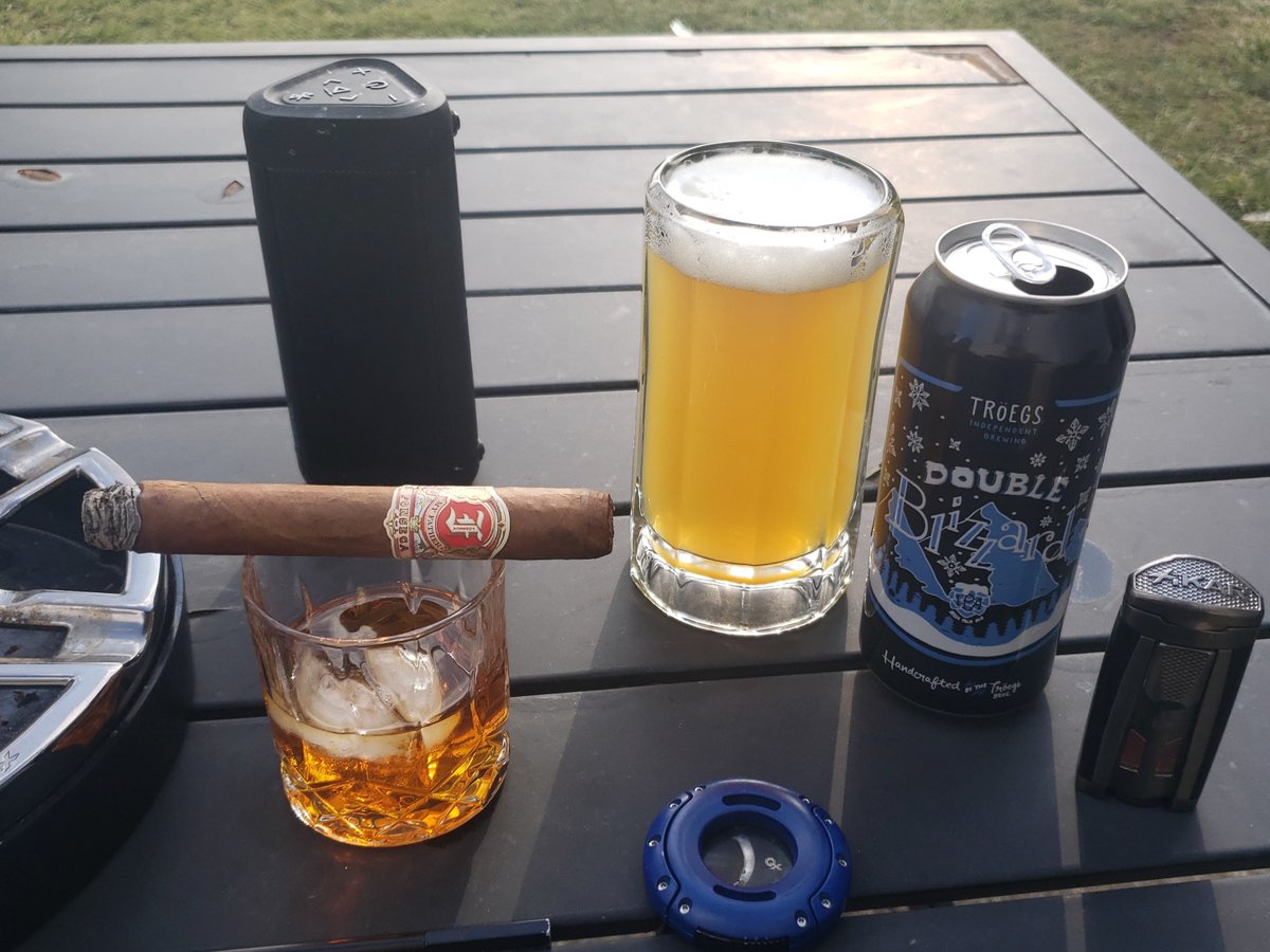 Monday's have been pretty good lately, getting done with work early & in the mid 50's outside. #Cigars #Beer #Whiskey time, #TheTrifecta. Classic rock #music on da speaka.