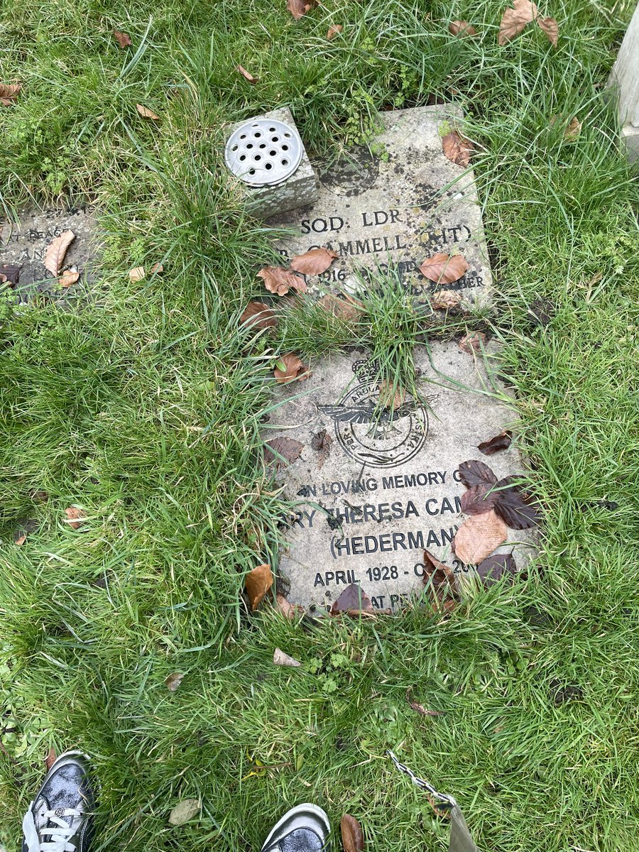 elisabethcammel's tweet photo. Very upset at the state of my parents graves at #RAFHALTON #RAF church my father served in the Second World War and was injured and they leave his grave like this ! No respect, they only look after the gravestones of those killed in the war. How about those who served ! https://t.co/OXJ1MqzX2W