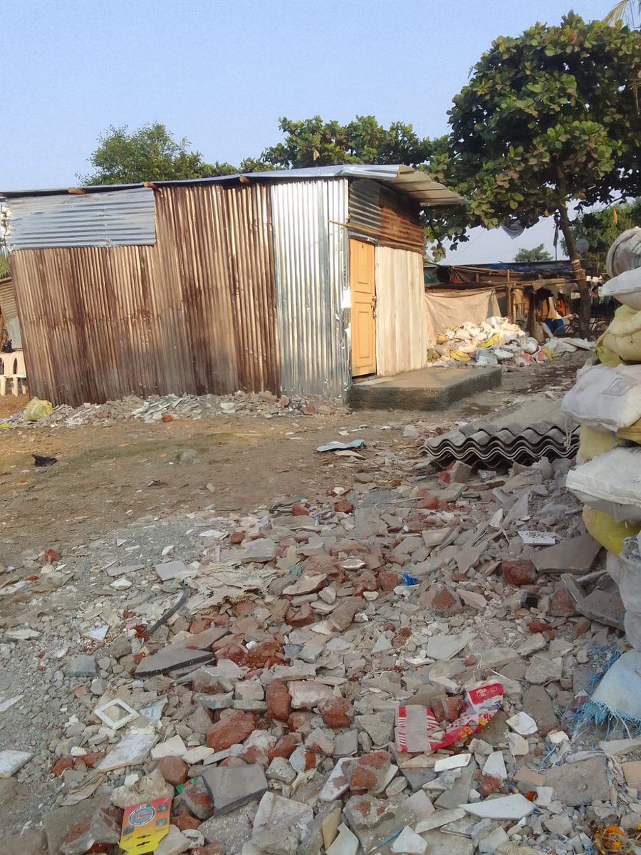 ParmeshwarSalg5's tweet photo. Complaint against unauthorized Construction on open plot having Area about 300 Sq.fts without taking proper permission as under mmc act at end of Galli No-11, Ganpat patil Nagar, New Link Road, Dahisar West, Mumbai:- 400103.
@IqbalSinghChah2 @mybmc @mybmcWardRN https://t.co/6G4MI2sqqy