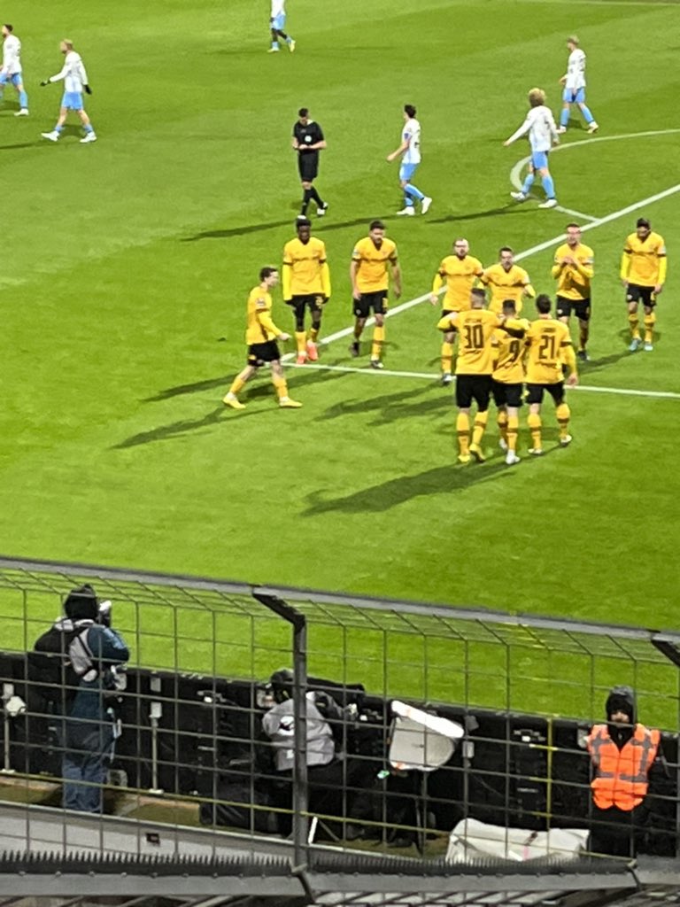 dirk_adam's tweet photo. 2:1 Dynamo #TSVSGD #sgd1953 #M60SGD https://t.co/Wdb4f2MZFb