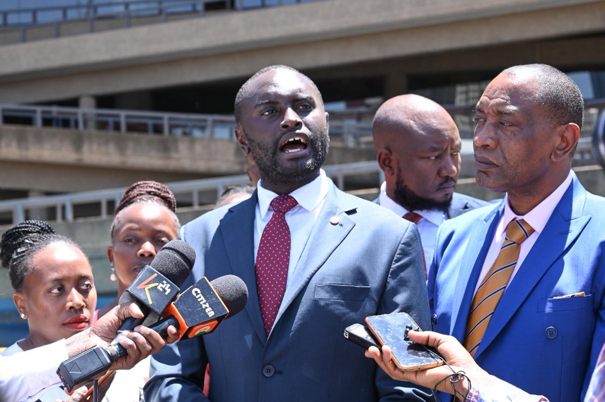 OleItumbi's tweet photo. UDA Senators &amp; MCAs

1. Fmr. Pres.Kenyatta is the one financing Azimio Rallies with the hope that he will be exempted from Tax.

2. It is a well known pattern - Shs. 350m was waived in the NIC &amp; CBA merger. ( in this 2 families who own banks were involved. One Paid taxes,)

1/ https://t.co/TU46RpH5sb