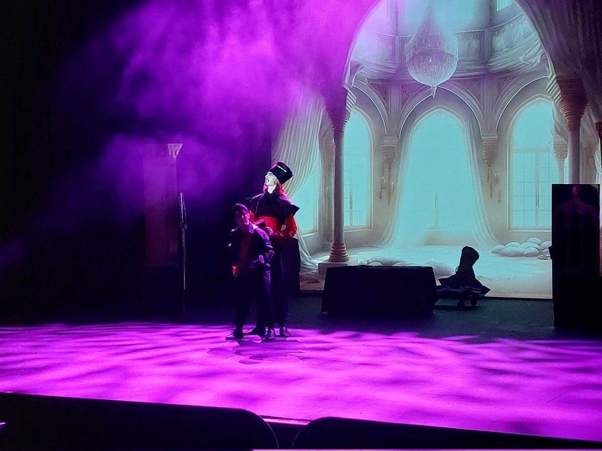 MoonHallReigate's tweet photo. What a spectacular performance from our pupils in our school drama production of @aladdin 👏 
@isaschools @ISC_schools 
#superb #proud #mhsdiscoveryourdreams @HarlequinTheat https://t.co/MrxNQr4gl5