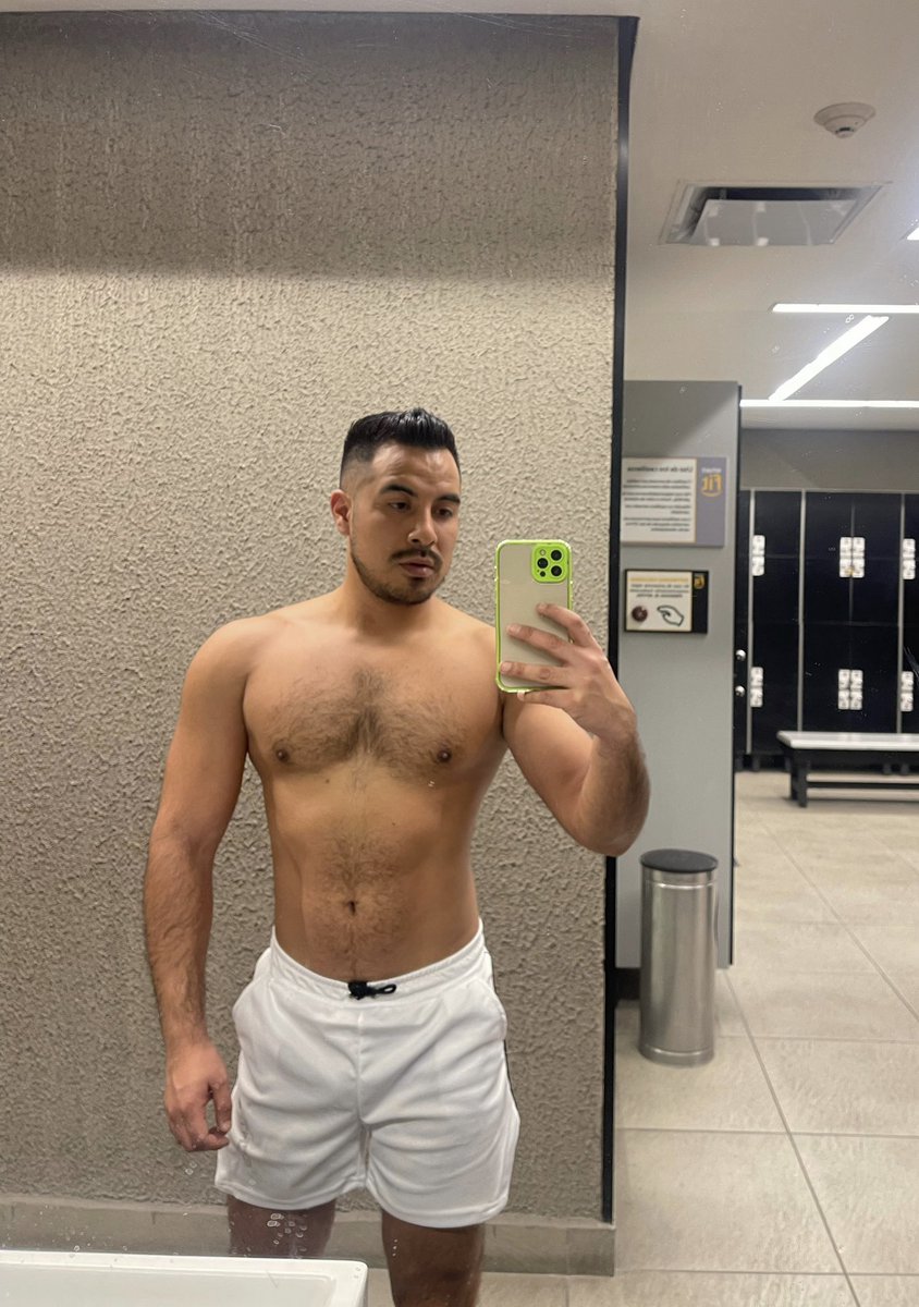 Gabrielin30's tweet photo. Retweet y te envío un regalito DM 🎁✉️🔥 https://t.co/xpHpqvYAot