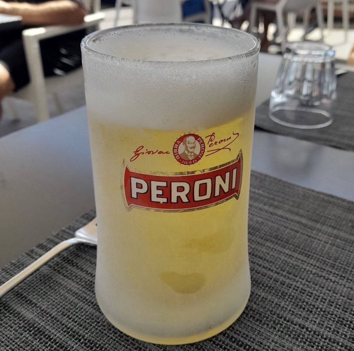 PintsDrank's tweet photo. Pint of Peroni red - Naples, Italy https://t.co/oRW4TsX1F9
