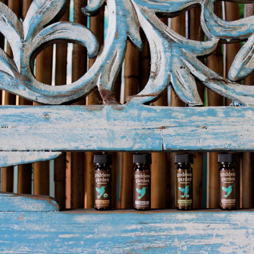 We want to hear from you! 📣

What's your go-to scent when it comes to picking an #EssentialOil? And if you've tried ours, which is your favorite? 🪷

Shop aroma: goddessgarden.com/store/#aromath…