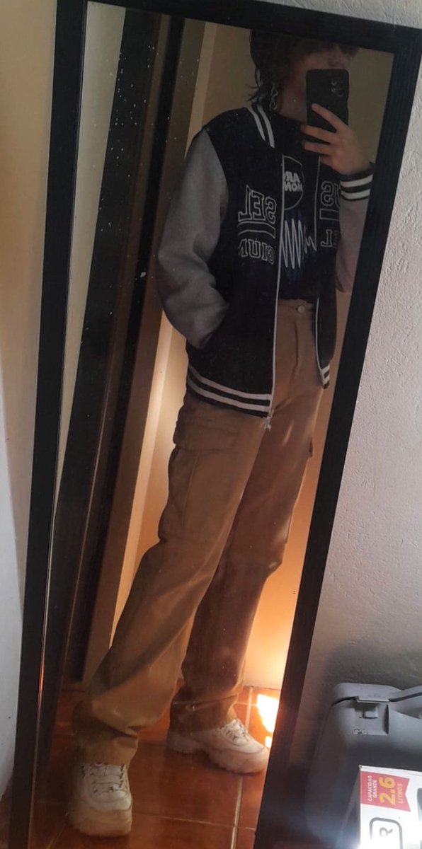 a comprar útiles pq ya casi entro ☹️