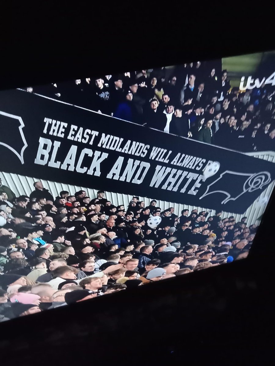 forestmad80's tweet photo. Is this is the most cringeworthy banner weโve ever seen? #nffc #lcfc #dcfc #deludedfans https://t.co/e2LJHKPEkj