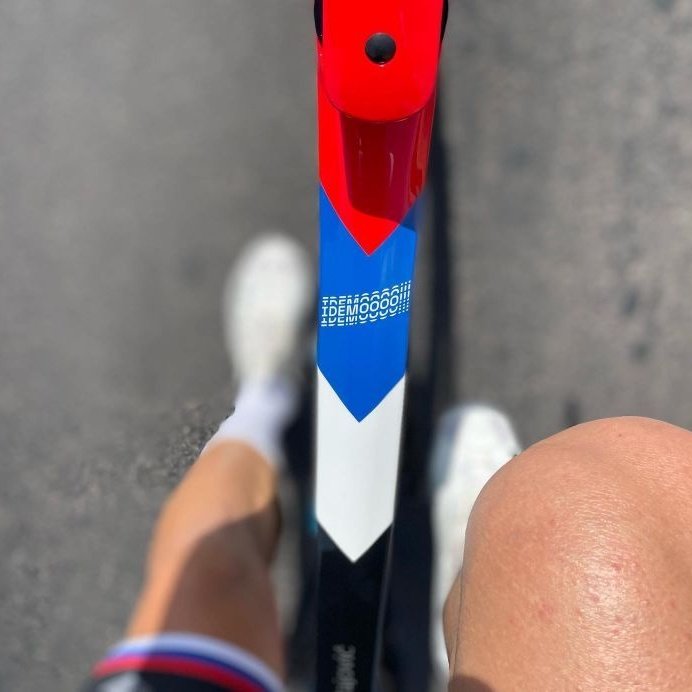 arenasport_tv's tweet image. 🇷🇸 Srpski biciklista Dušan Rajović je danas prvi put nastupio za čuveni tim "Bahrein" i to na trci "Saudi Tour". Zabeležio je i sjajan rezultat na premijernoj etapi jer je završio drugi u sprintu, a ispred njega je bio samo Dilan Grunevegen!