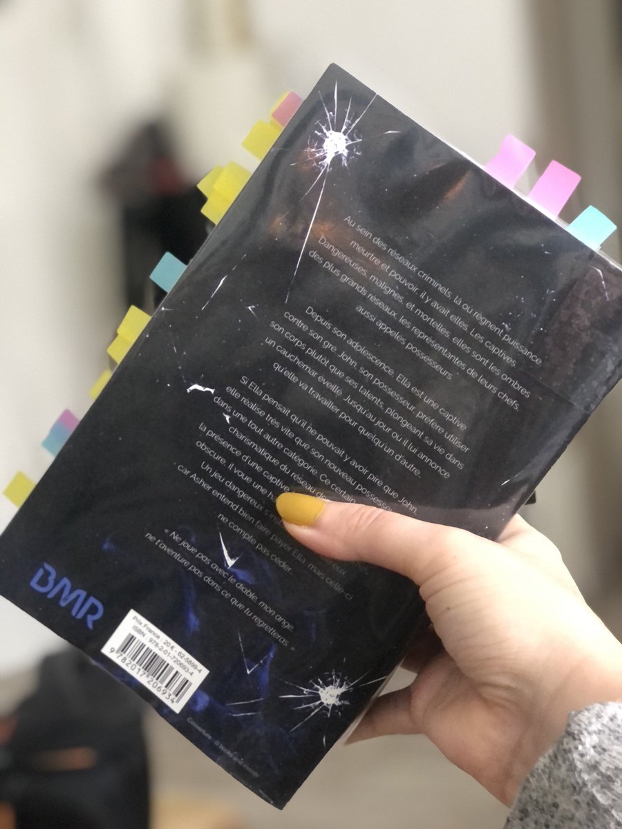 CarnetsOpalyne's tweet photo. Bon. 
Je suis en train de terminer le montage de la vidéo sur le reading vlog de Captive de Sarah Rivens et… j’espère que vous aimez le sel ! 

C’était pas un bon moment. 
Ça sortira dans deux semaines, le temps que je m’en remette ! https://t.co/vRdKqGGHpk