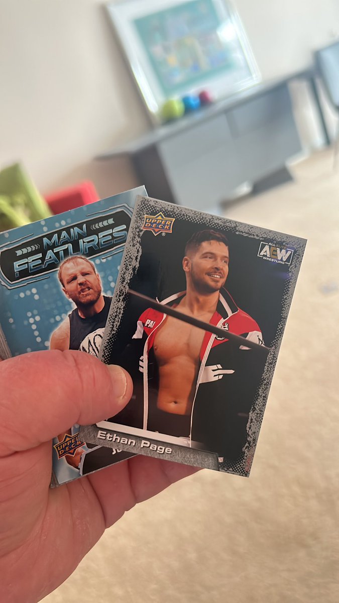 mjiscute's tweet photo. @OfficialEGO Got a pack of 24 AEW cards and look who I pulled xD https://t.co/su367iqLtM