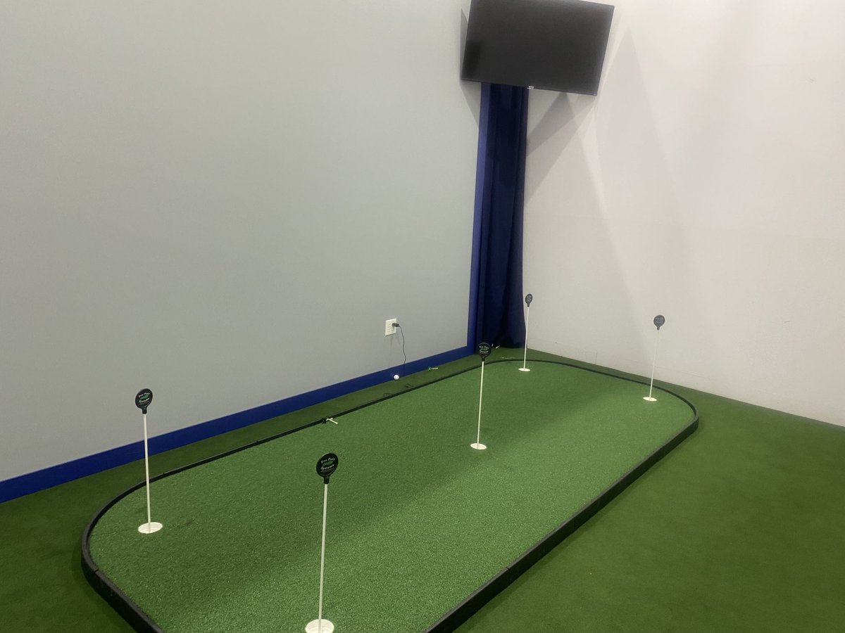 Franklinref's tweet photo. GCA GOLF call out day..
Room needs our Banners hung up!!
#newseason #sameexpectations https://t.co/7n67wiqwhJ